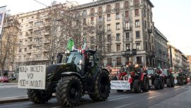 İtalya’da çiftçiler, Milano kent merkezinde protesto düzenledi