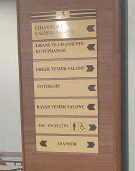 Kütüphane Önü