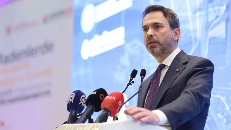 Bakan Bayraktar’dan Avrupa’daki Elektrik Kesintisi Yorumu: Allah’tan Biz En Uçtayız