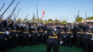 CHP: Teğmenlerin tazminatını ödeyeceğiz