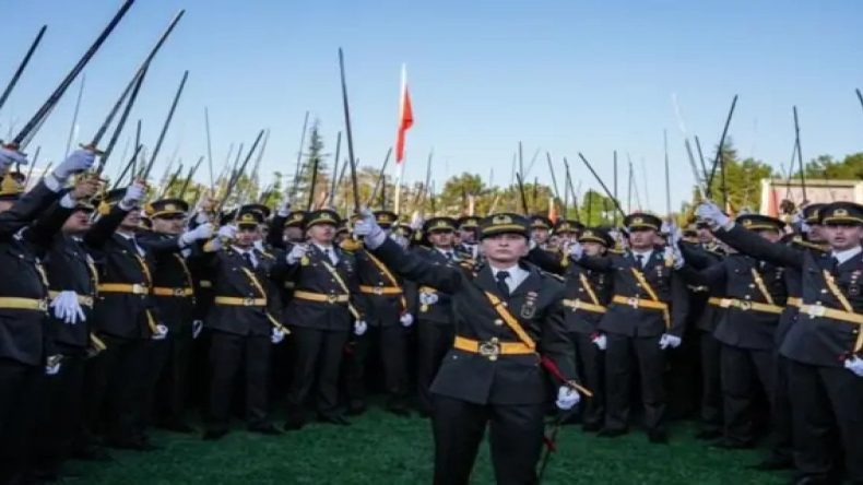 CHP: Teğmenlerin tazminatını ödeyeceğiz