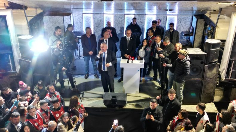 CHP’li Enginyurt: Saray’da uyuyamıyorlar