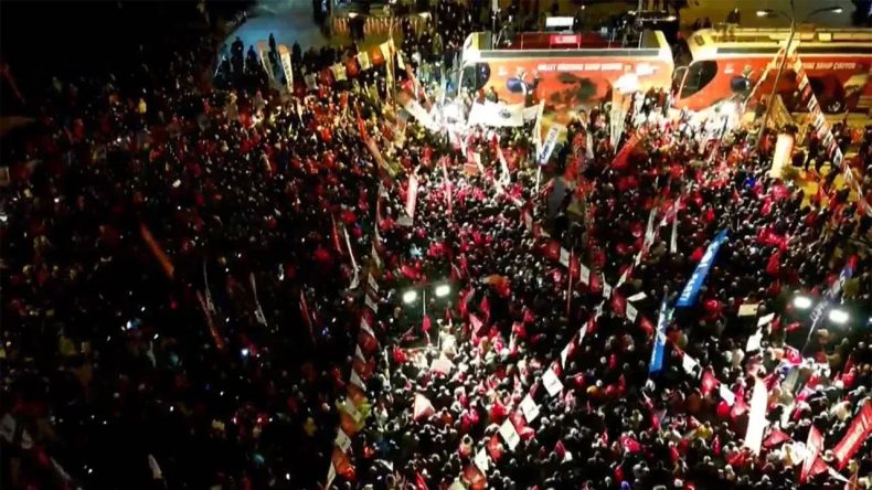 CHP’nin ‘Millet İradesine Sahip Çıkıyor’ mitinginde üçüncü durak Başakşehir