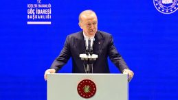 Cumhurbaşkanı Erdoğan: Tahtımı veririm, tacımı veririm ama devletime sığınan mazlumu asla vermem