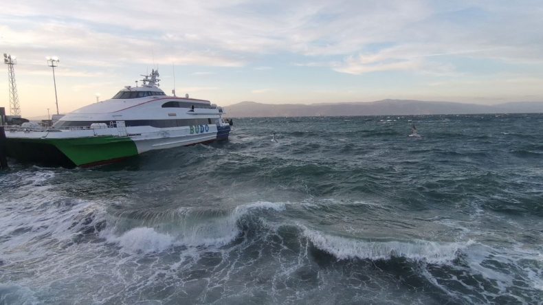 Deniz Otobüsü Seferleri İptal Edildi