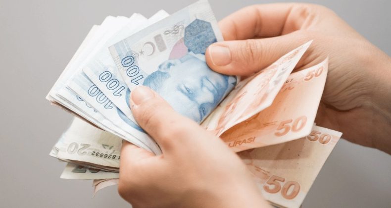 En Düşük İşçi Maaşı 67 Bin TL’ye Yükseldi! İşçiler Sendikayı Protesto Etti