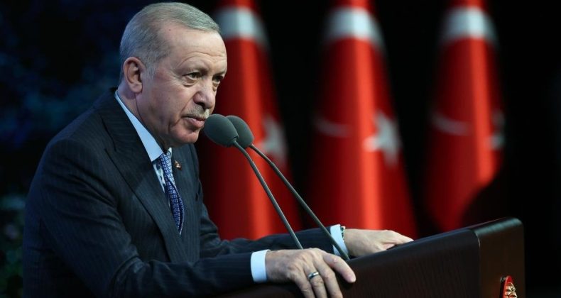 Erdoğan: Galatasaray camiasını yürekten kutluyorum