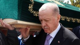 Erdoğan, Öğretmenini Uğurladı