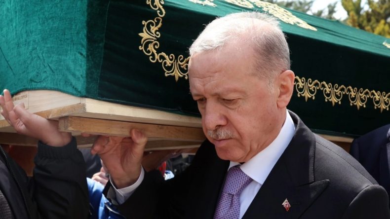 Erdoğan, Öğretmenini Uğurladı