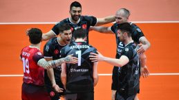 Erkekler Voleybolda Şampiyon Ziraat Bankkart