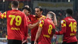 Göztepe durdu durdu Başakşehir’e patladı