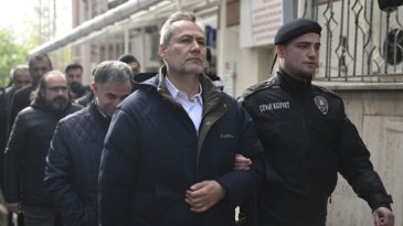 İBB Operasyonunda 18 Kişi Tutuklandı