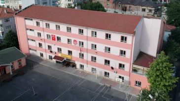 İstanbul’da 6.2 Büyüklüğündeki Depremin Ardından 4 Okul Boşaltıldı