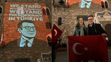 İtalya’nın Kalbinde İmamoğlu İçin Demokrasi Işığı Yakıldı