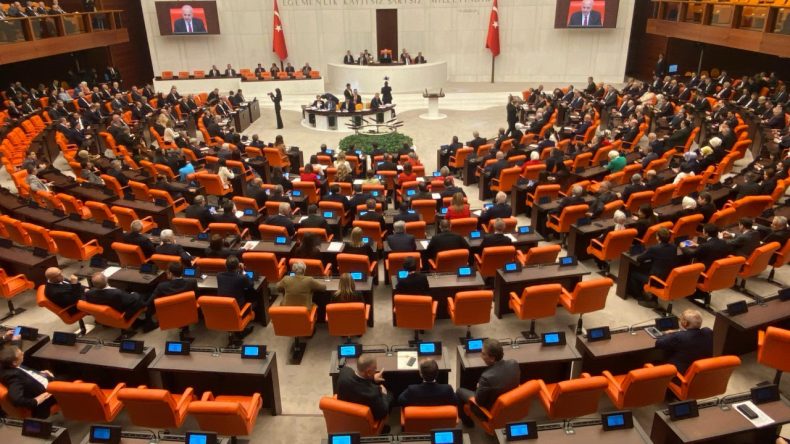 Meclis’te ‘jammer’ Tartışması