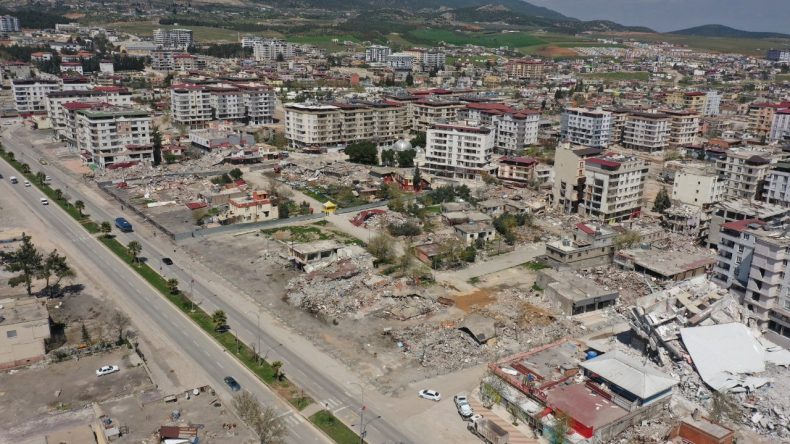 Müteahhit, Depremden Bir Gün Sonra Yurt Dışına Çıkmış