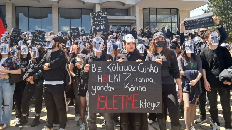 ODTÜ’de ‘Kötüler Direnişe Devam Ediyor’