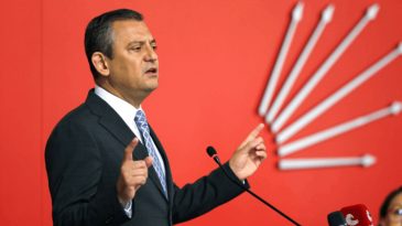 Özgür Özel, Erdoğan’la Pazarlık İddialarını Yanıtladı: Demokrasinin, Özgürlüğün Pazarlığı Mı Olur?