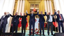 Seçildiğinde Erdoğan’ın elini kaldırmıştı: ‘Parlamenter sisteme dönülebilir’