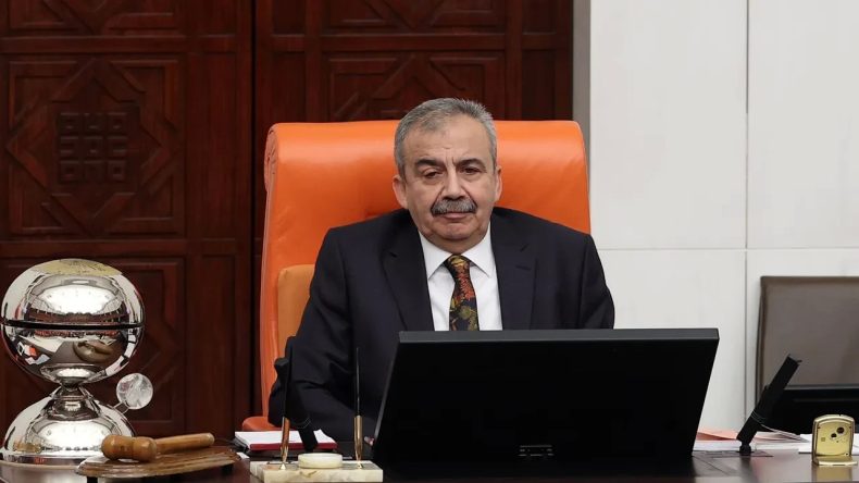 Sırrı Süreyya Önder’in doktorlarından açıklama: Beyin ölümü bulguları şu anda yok