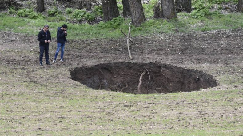 Sivas’ta Köylüleri Endişelendiren Olay: Görenler Şaşkın