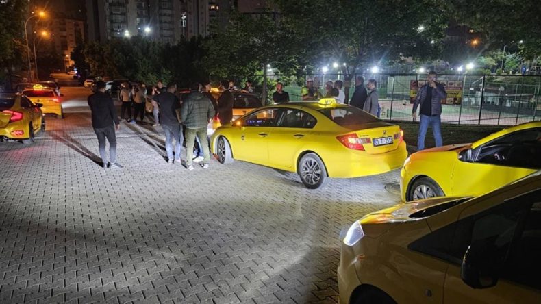 Taksi sürücüsü, uyardığı korsan taksi sürücüsü tarafından darbedildi