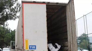 TIR Kasasında 46 Kaçak Göçmen Ele geçirildi