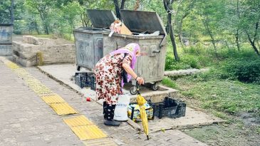 “Tok açın halinden anlamaz” dedi: Yoksulluğun fotoğrafını çekti