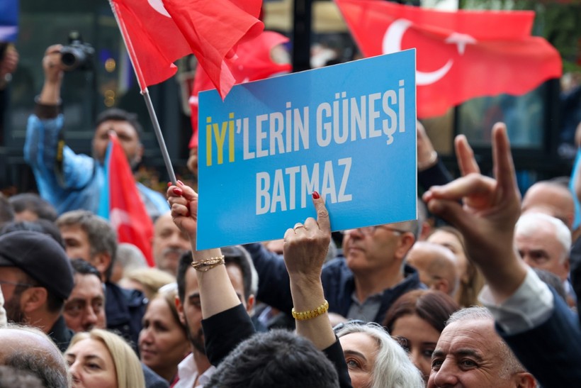 Sadece Vatan Kaldı