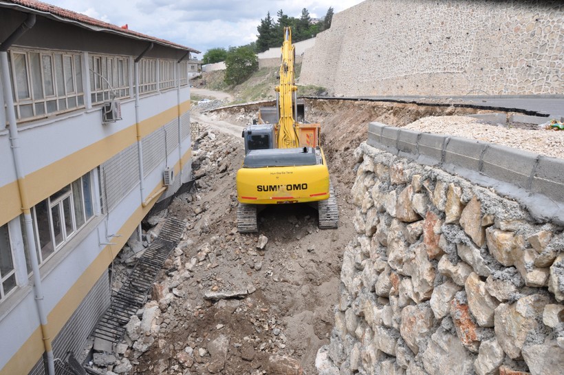Piknik yapan öğrenciler