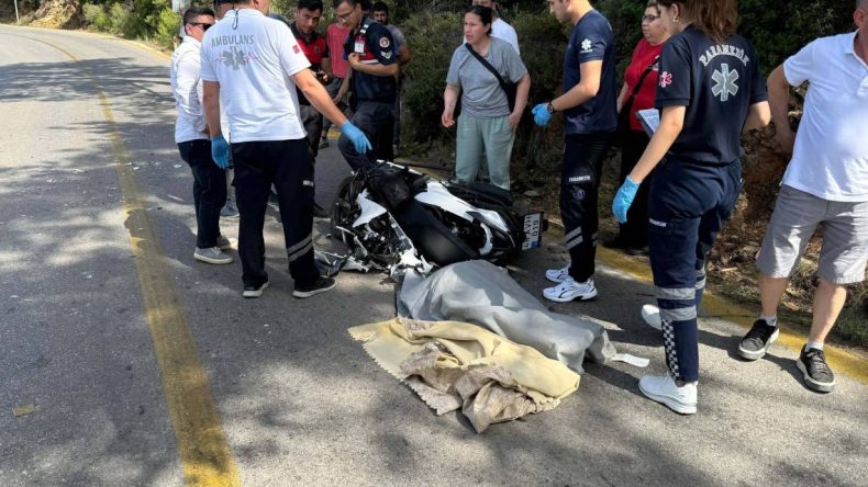 16 Yaşındaki Genç Motosiklet Kazasında Hayatını Kaybetti: Kamyonet ile Çarpıştı