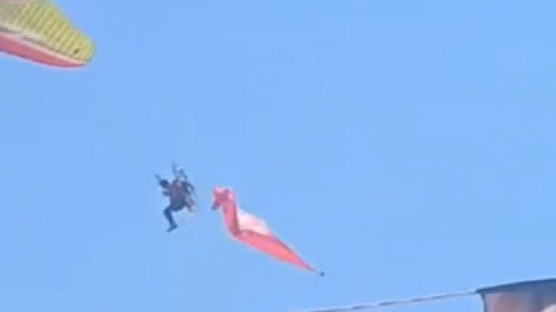 19 Mayıs Kutlamasında Ürkütücü An: Paramotor Düştü