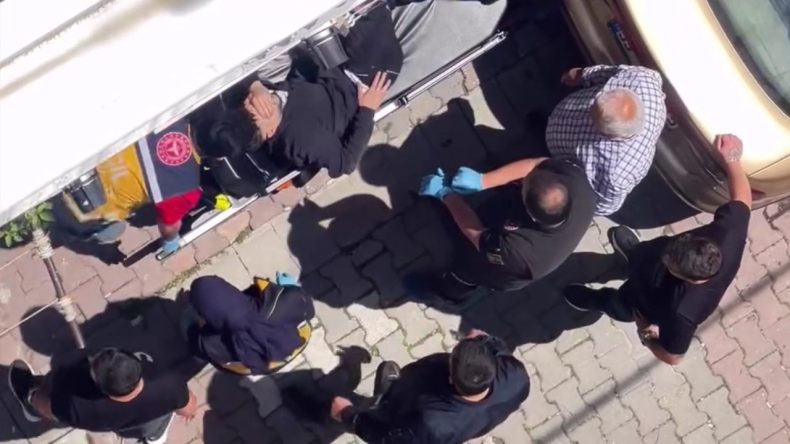 19 Yaşındaki Genç Sokak Ortasında Vuruldu