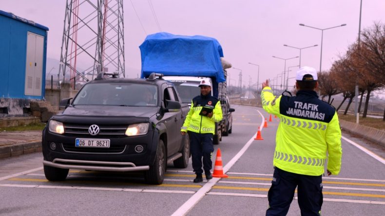 26 Bin Sürücüye Far Cezası