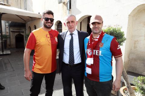 Hacıosmanoğlu ve taraftarlar