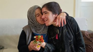 30 Yıldır Kızının Yanında: Zihinsel Engelli Tuğba’ya Yürekten Destek