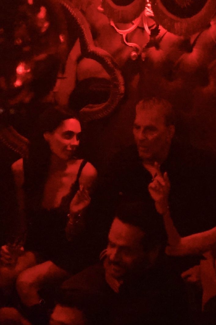 Kevin Costner Gece Kulübünde
