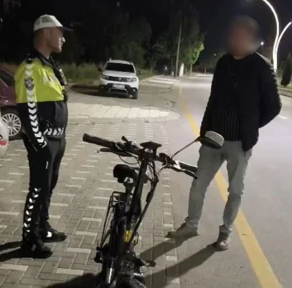 Polisle tartışan sürücü