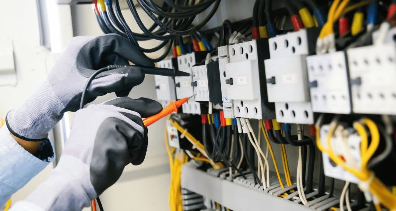 700 Bankanın Elektriği Kesildi!