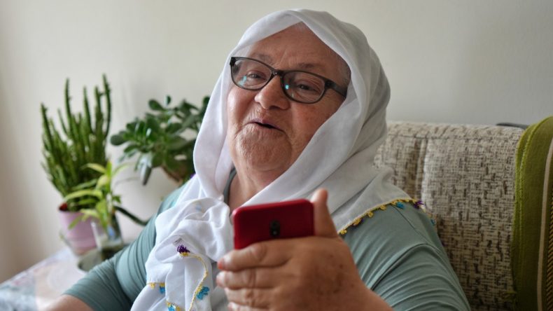 80 Yaşındaki Fahriye Nine Dolandırıcıyı Böyle Şaşırttı