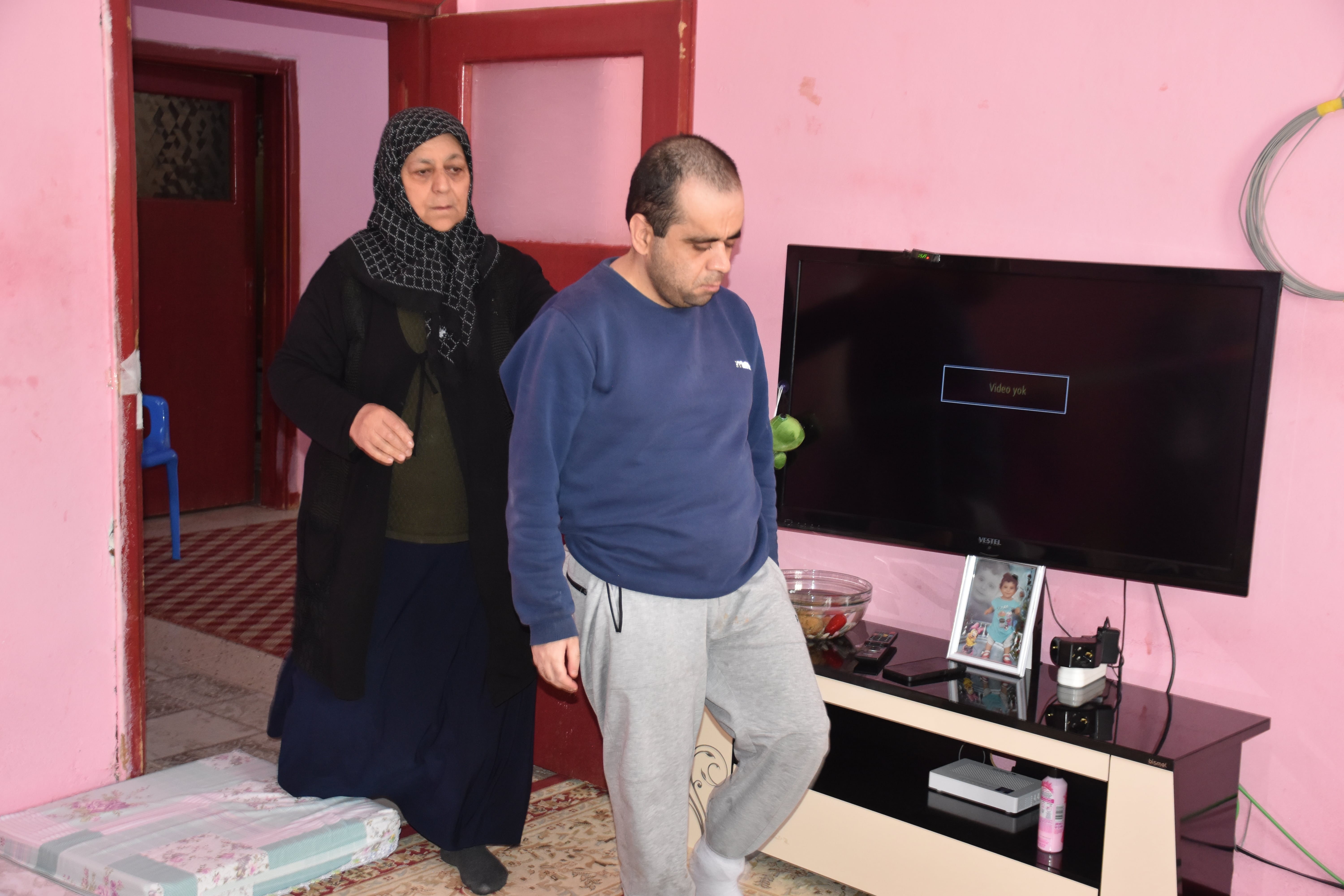 Fehime Gök ve çocukları ile birlikte