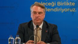 AB, Vize Krizinde Topu Şirketlere Attı