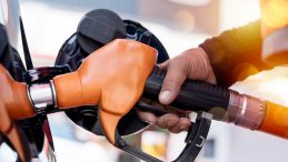 ABD Petrol Fiyatı Tahminini Düşürdü