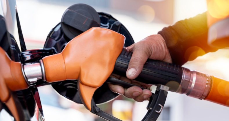 ABD Petrol Fiyatı Tahminini Düşürdü