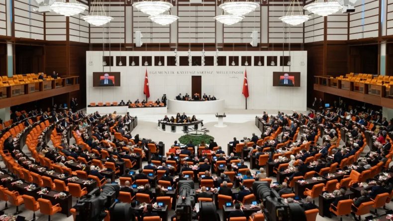 AK Parti’nin Yeni İnfaz Düzenlemesi: Görüşmeler Bayram Sonrasına Kalabilir