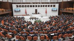 AKP’den Vekillere Hac Uyarısı
