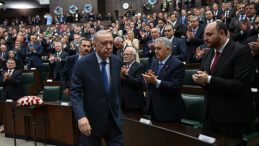 AKP’nin Anayasa Çalışmaları Haziran’da Başlıyor