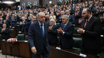 AKP’nin Anayasa Çalışmaları Haziran’da Başlıyor