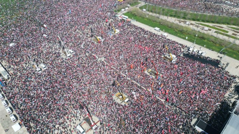 AKP’ye Göre CHP’nin Maltepe Mitingi Ayaklanma