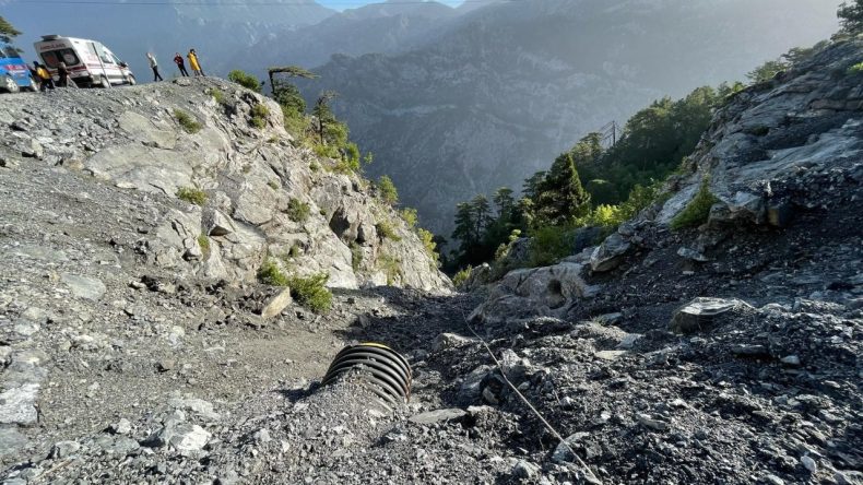 Alanya’da Otomobil Uçuruma Düştü: 1 Hayatını Kaybetti